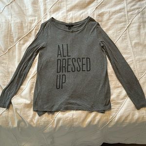 Banana Republic Grey Long Sleeve Womens Shirt Graphic size M All Dressed Up Crew